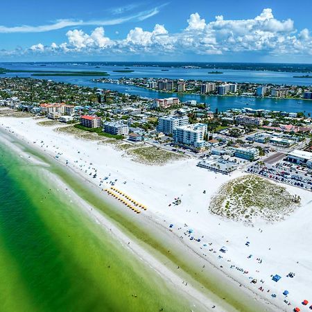 Camelot Beach Suites Clearwater Beach Exterior foto