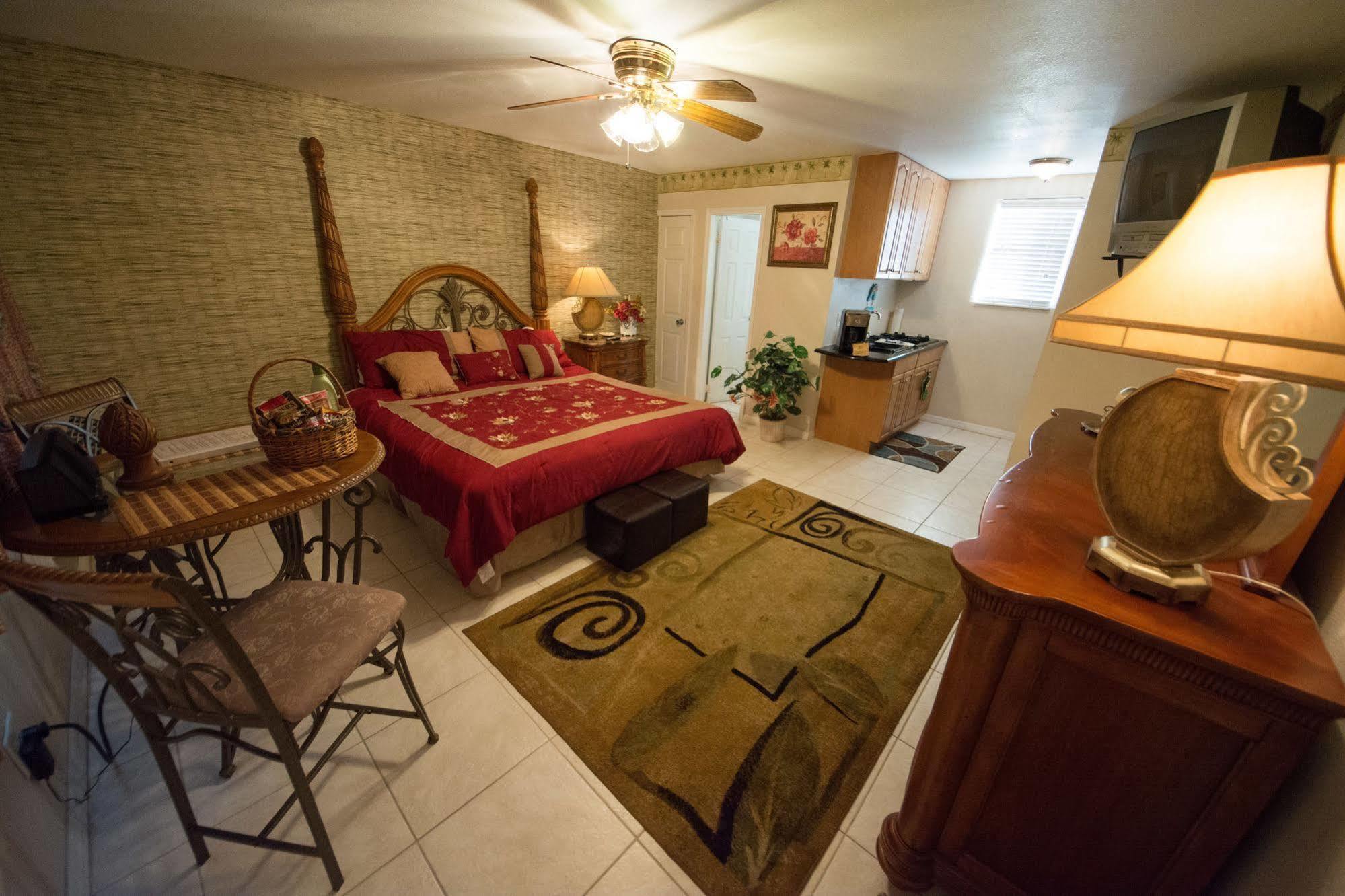Camelot Beach Suites Clearwater Beach Exterior foto