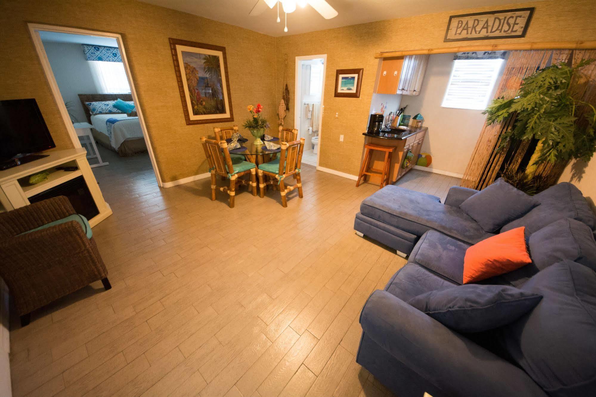 Camelot Beach Suites Clearwater Beach Exterior foto
