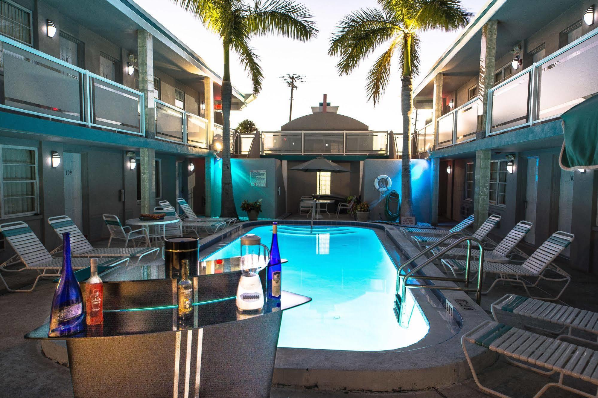 Camelot Beach Suites Clearwater Beach Exterior foto