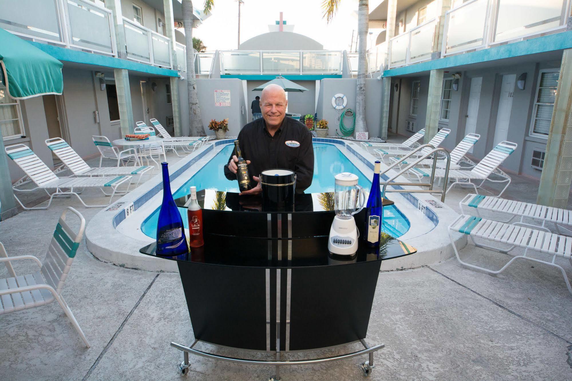 Camelot Beach Suites Clearwater Beach Exterior foto
