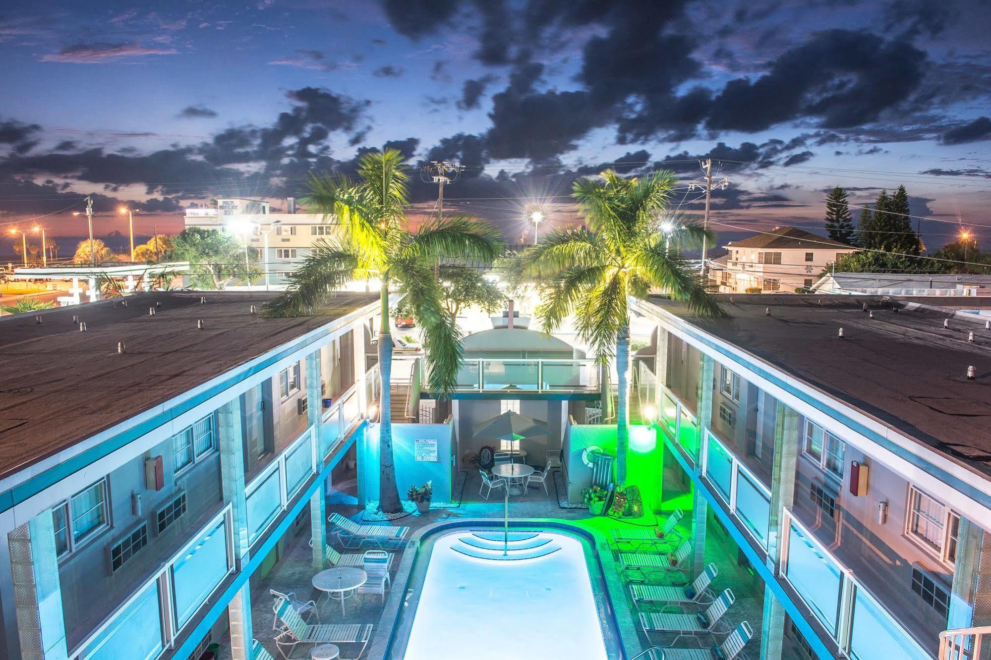 Camelot Beach Suites Clearwater Beach Exterior foto
